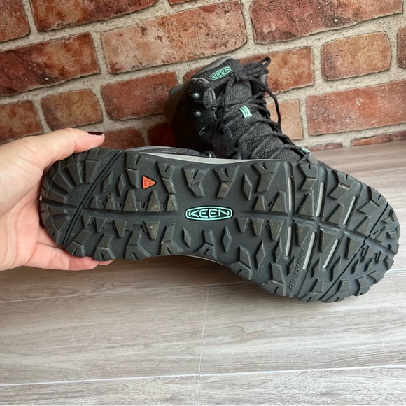 Keen Mid height hiking boots grey and mint green size 9.5 - Picture 4 of 13